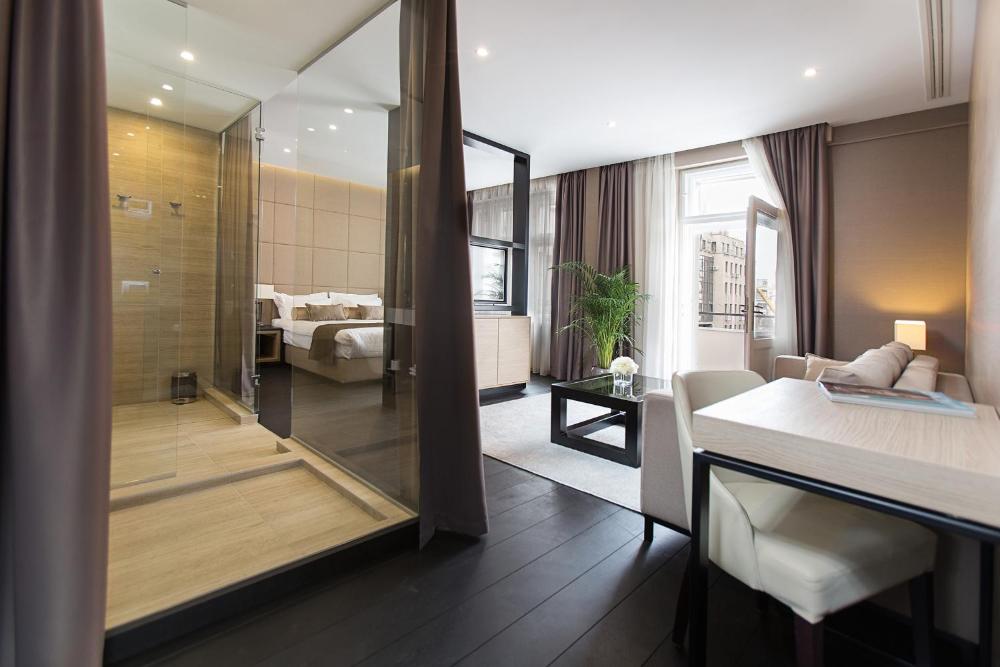 Photo - Dominic Smart & Luxury Suites - Republic Square