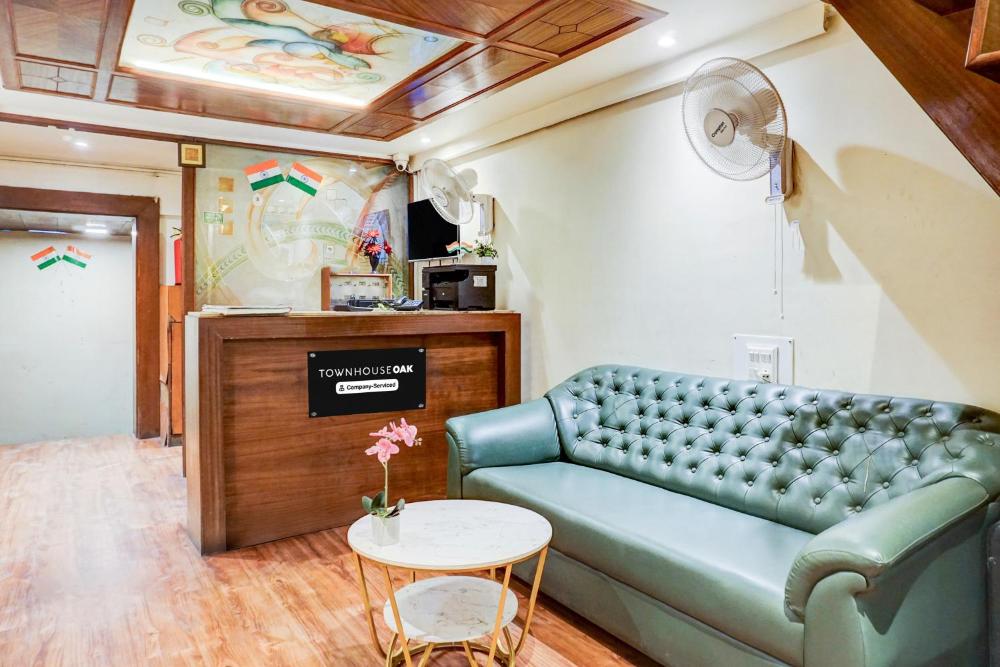 Super Townhouse Oak Viman Nagar Downtown Formerly Hotel Cilantro
