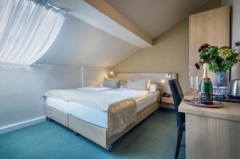 Room image 2