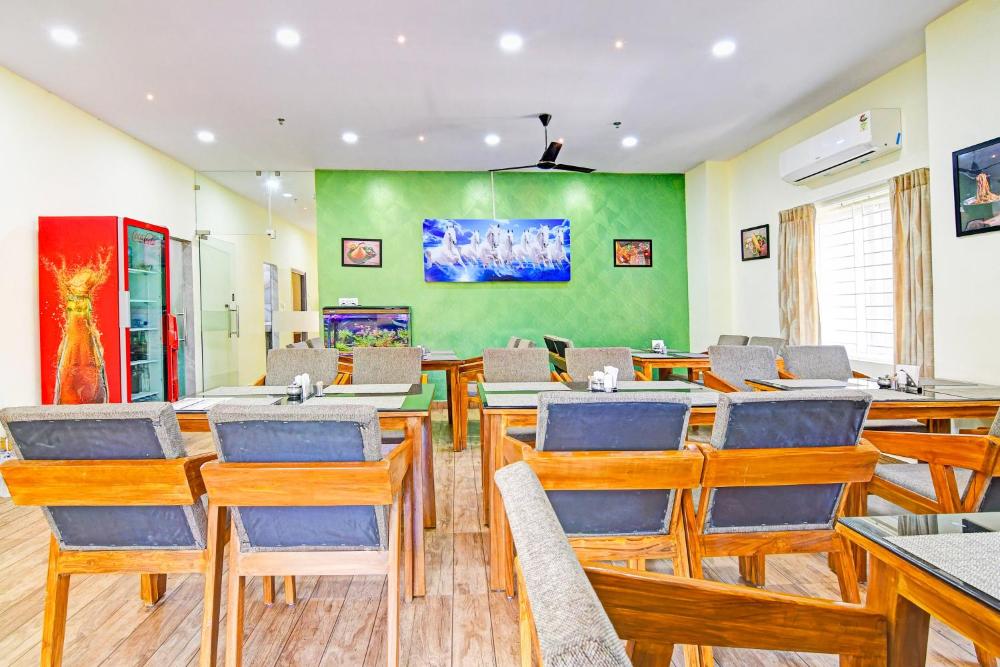OYO Townhouse Dwarakanagar Near Gurudwara