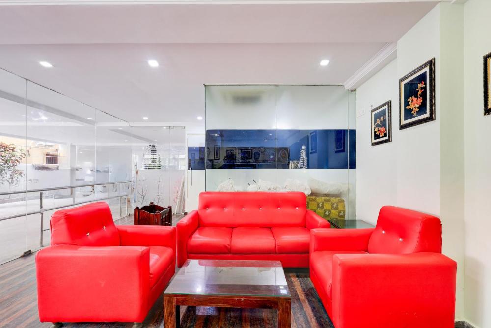 OYO Townhouse Benz Circle MG Road