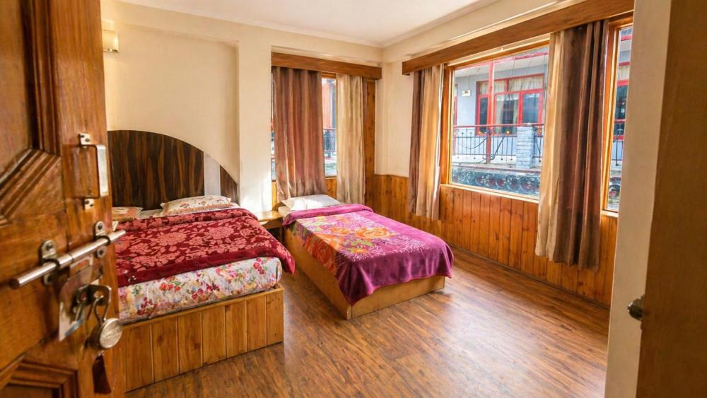 Hotel Pushpak