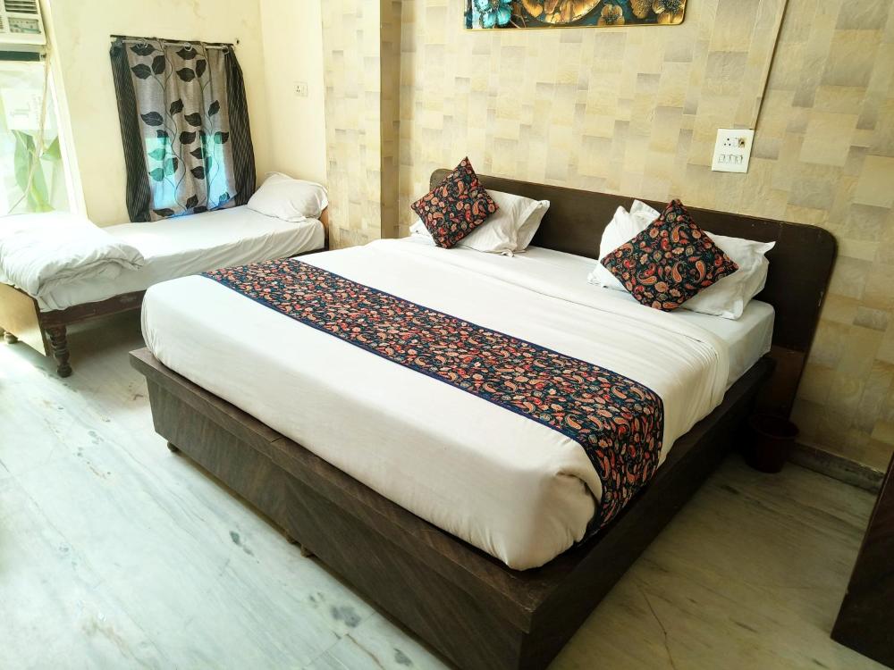 Hotel Amisha Palace