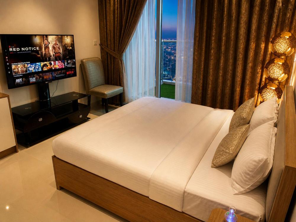 Heaven Escape surrounded by stunning golf view High floor -Netflix-GYM-pool -perfect vacations