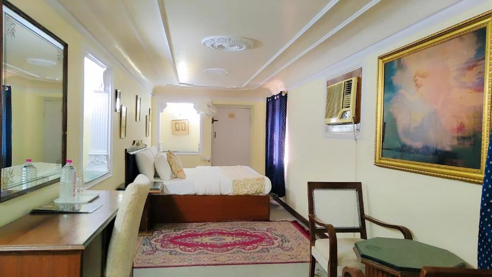 Sugan Niwas Palace