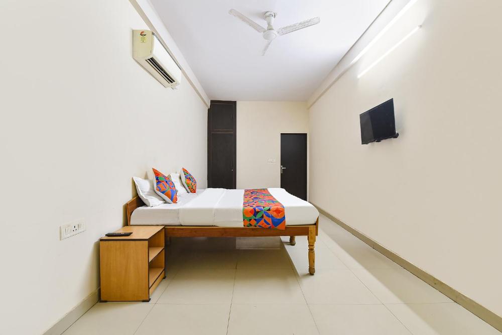 FabHotel Palak Palace