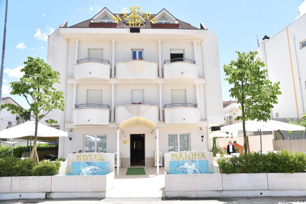 hotel marina