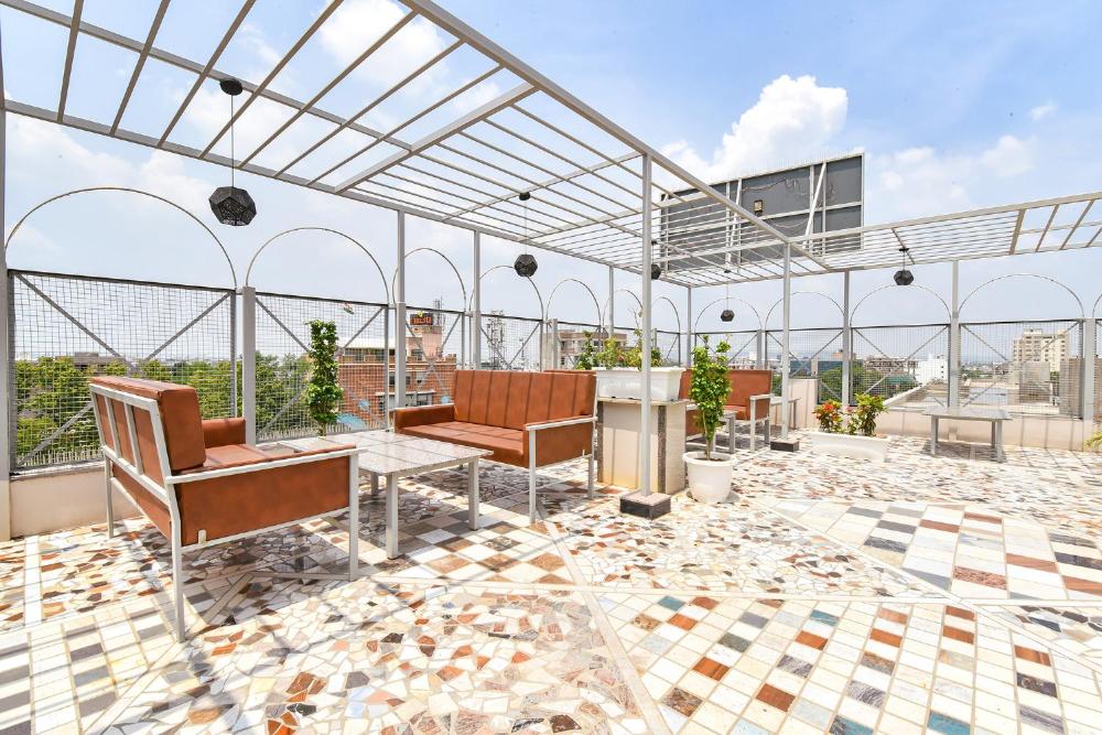 FabHotel Prime Garvit