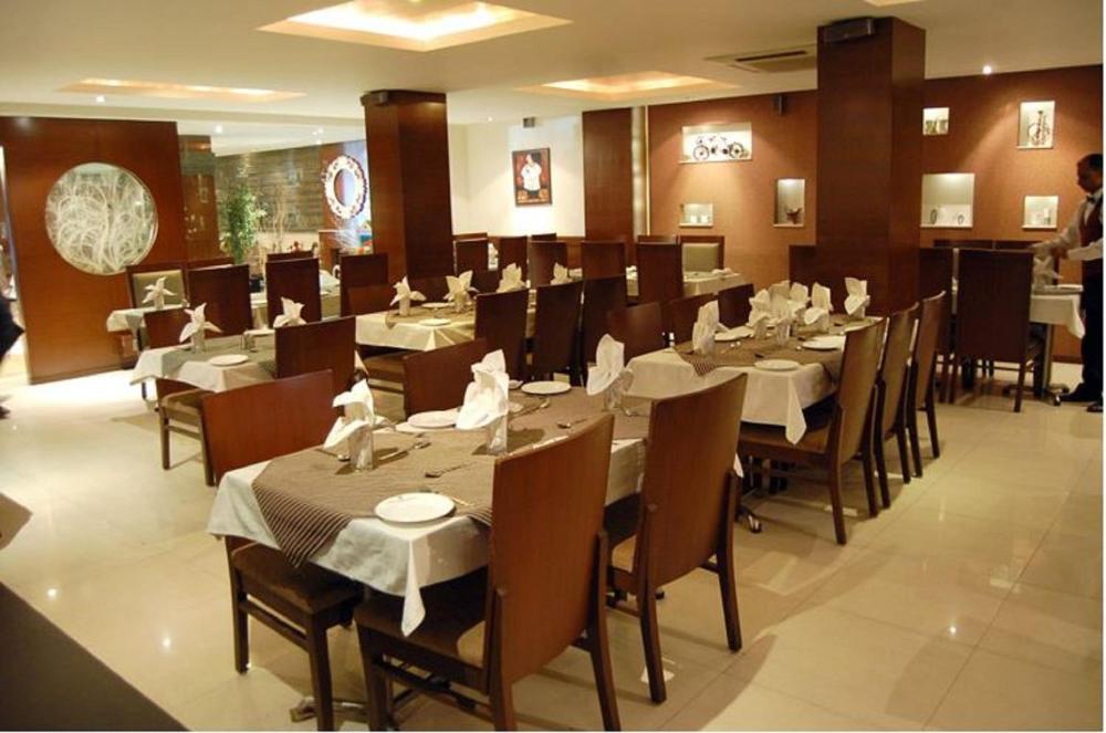 Hotel Amit International