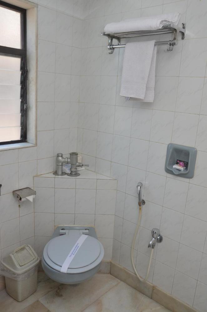 HOTEL ASHRAY INTERNATIONAL, SION - Near BKC