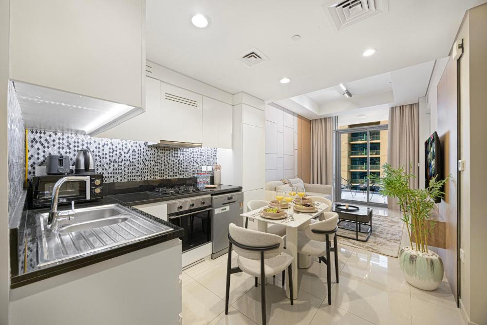 Lux Apartments in BusinessBay, Canal views, Great Location