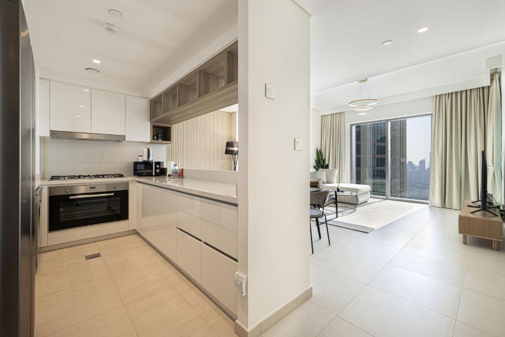 SmartStay at Downtown Views - Best Burj Khalifa View - Brand New Luxury Apartments