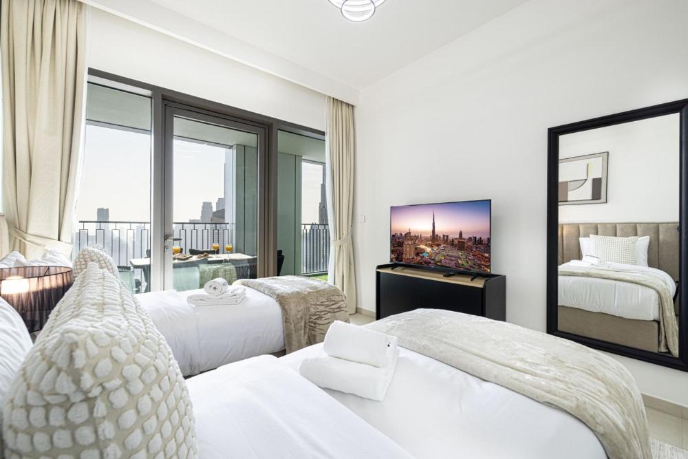 SmartStay at Downtown Views - Best Burj Khalifa View - Brand New Luxury Apartments