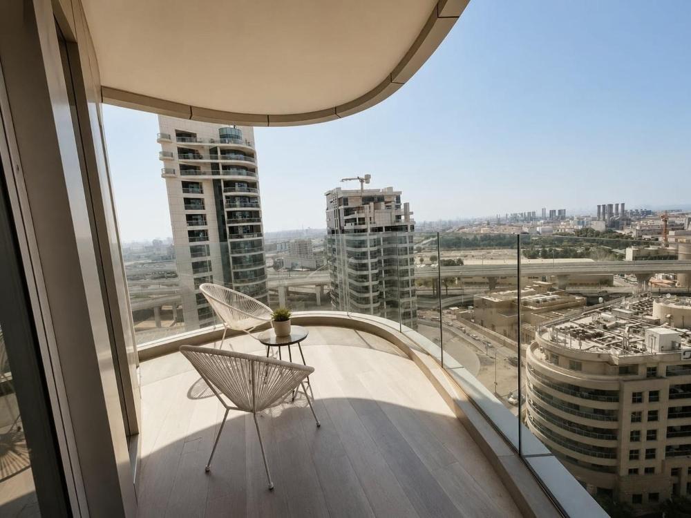 Dubai Marina Walk Gem Modern Apartments with Pool & Gym access, Steps to Beach & Metro Managed by Su