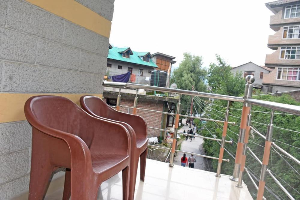 Hotel The Destination Manali (850m from Mall Road}