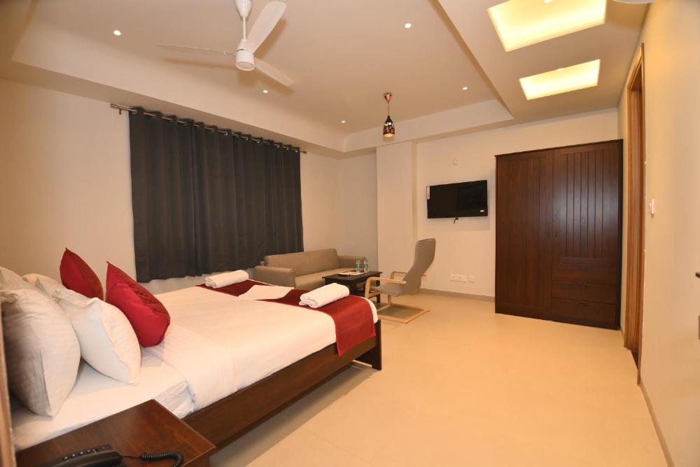 Hotel Layover Stay-3 Minutes From the Airport