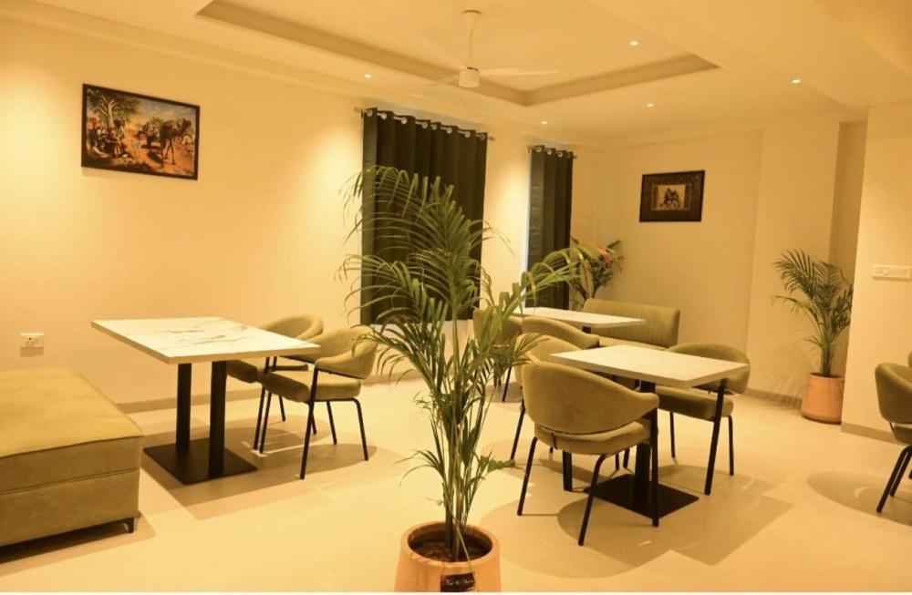 Hotel Layover Stay-3 Minutes From the Airport
