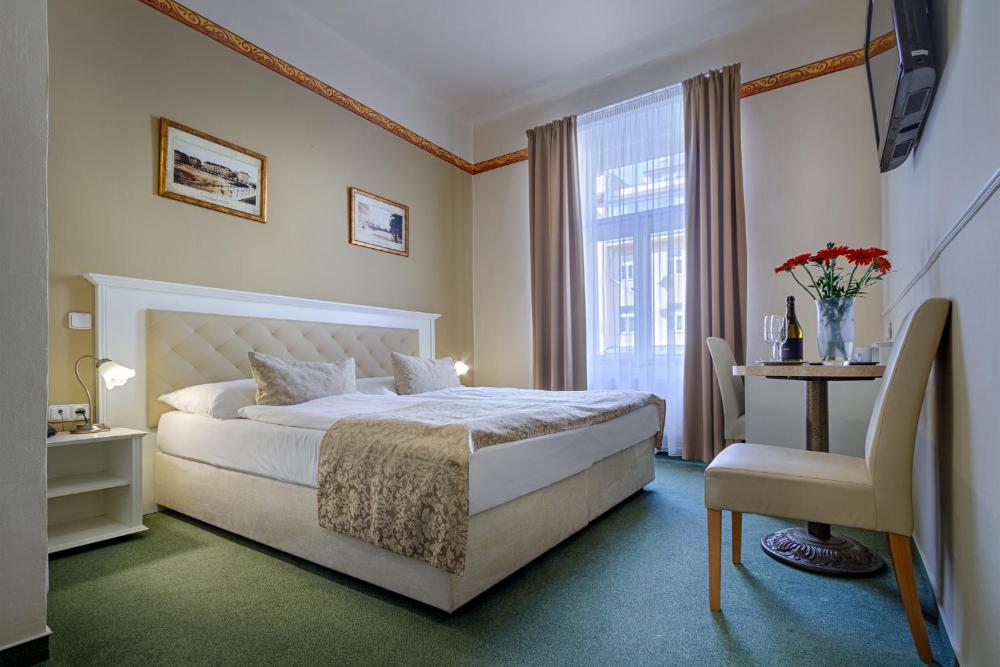 Room image 4