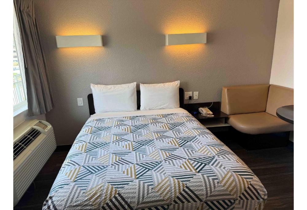 Room Image 5