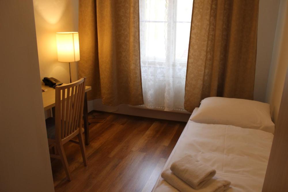 Room image 5