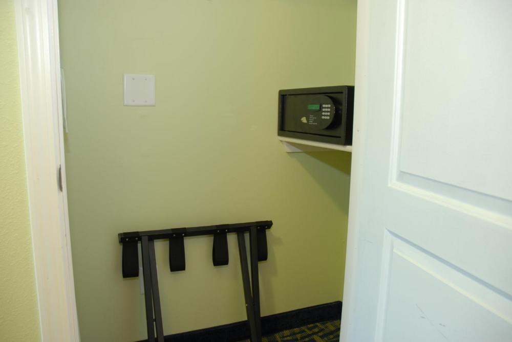Room image 3