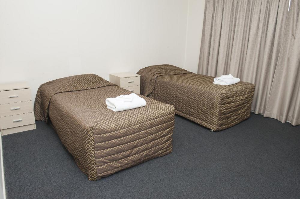 The Commercial Hotel Motel