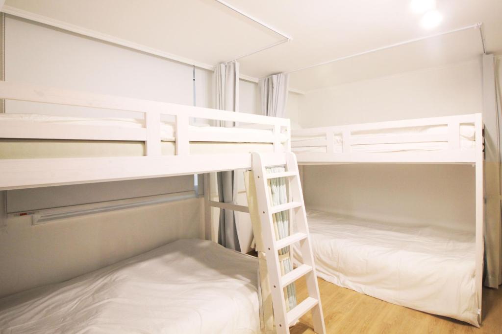 MTT Guest House - Tap to explore photos