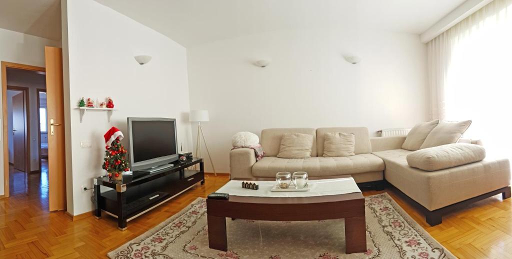 Apartment 13 photo 4