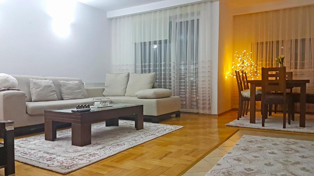 Apartment 13 photo 3