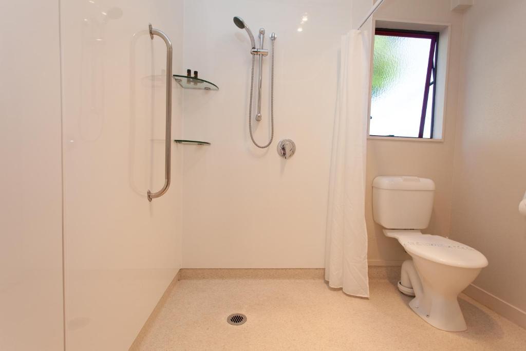 Alton Lodge Motel Room Type - Deluxe Double Room (2 Adults + 1 Child)