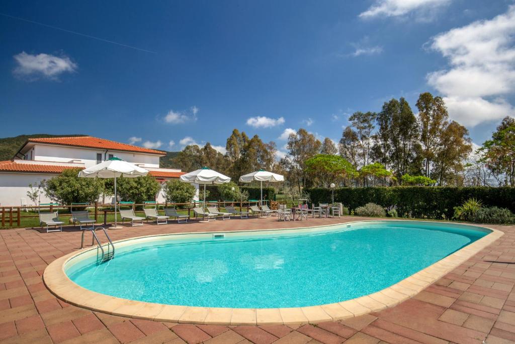Tris Hotel photo 2