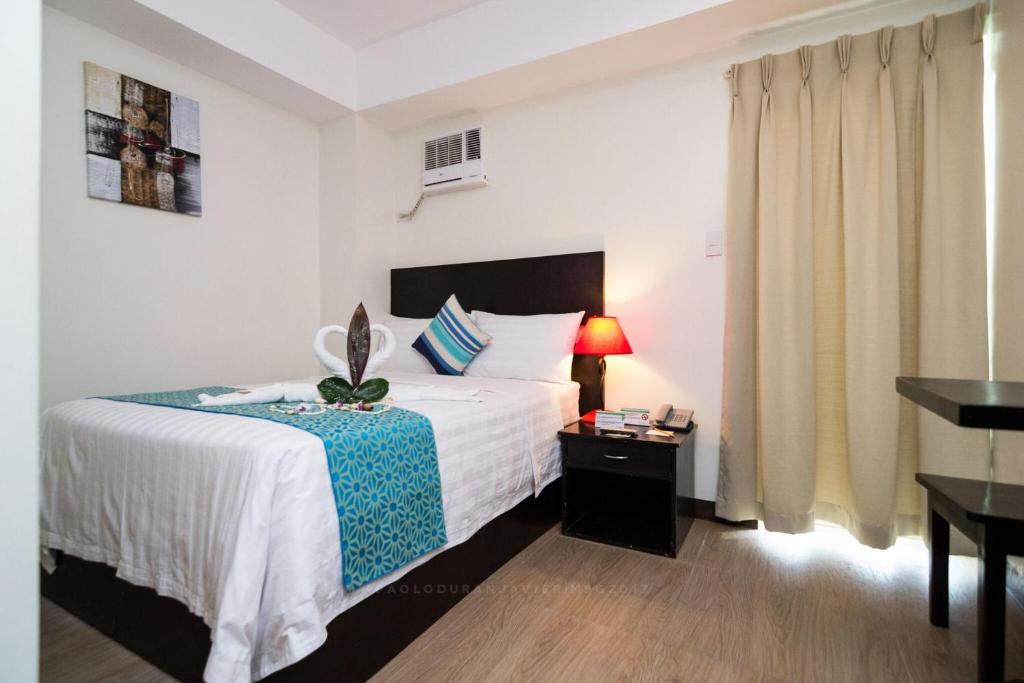 Двухместный (Улучшенный двухместный номер с 1 кроватью), The Orient Beach Boracay