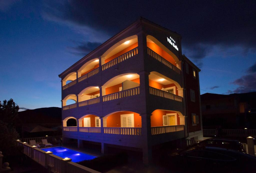 Villa Apartments Art photo 4