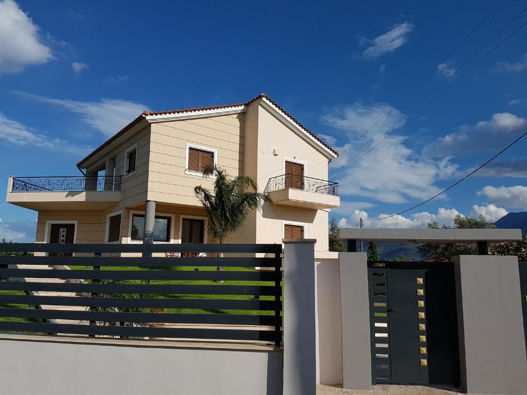 Dimitris Villa photo 1