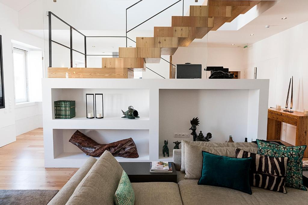 Апартаменты (Двухуровневые апартаменты с 2 спальнями), Flora Chiado Apartments