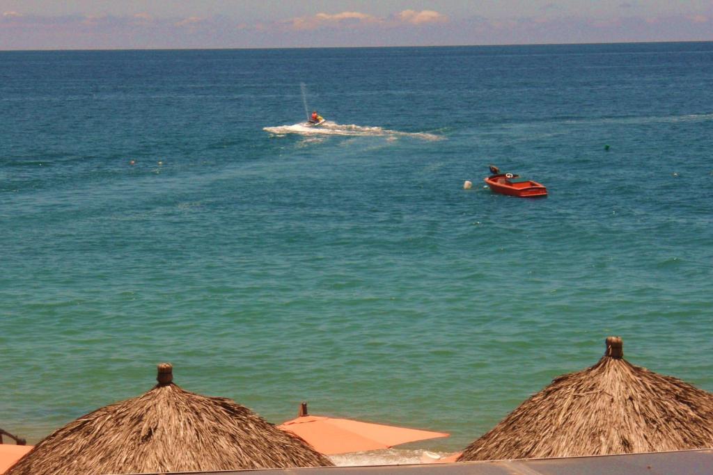 Четырехместный (Стандартный люкс), Emperador Vallarta Beachfront Hotel and Suites