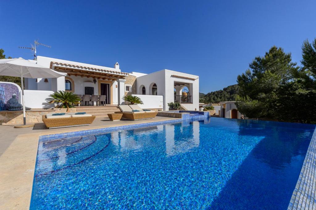 Villa Almond photo 1