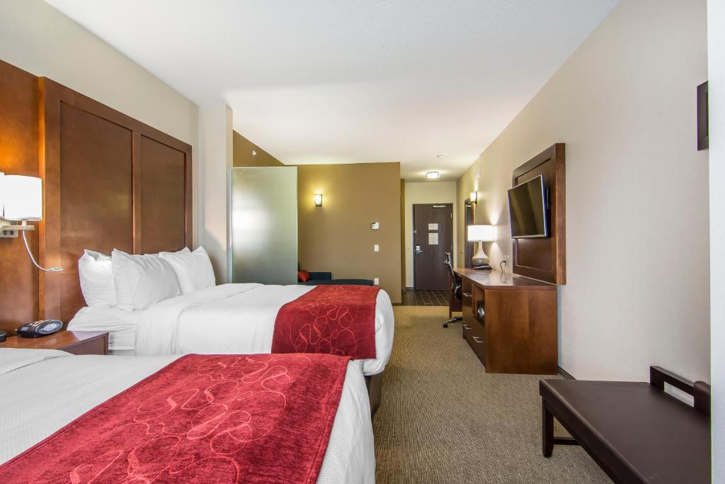 Comfort Suites Regina photo 1