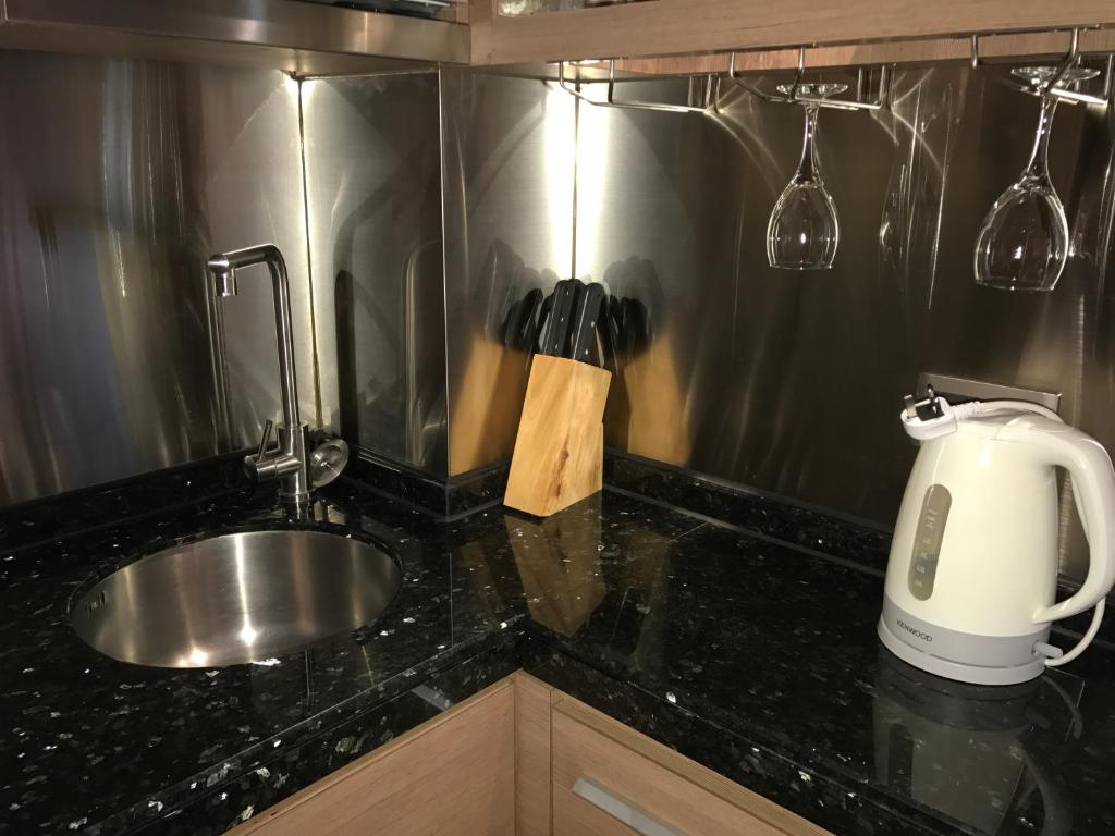 Апартаменты (Апартаменты с 1 спальней), Y Serviced Apartment