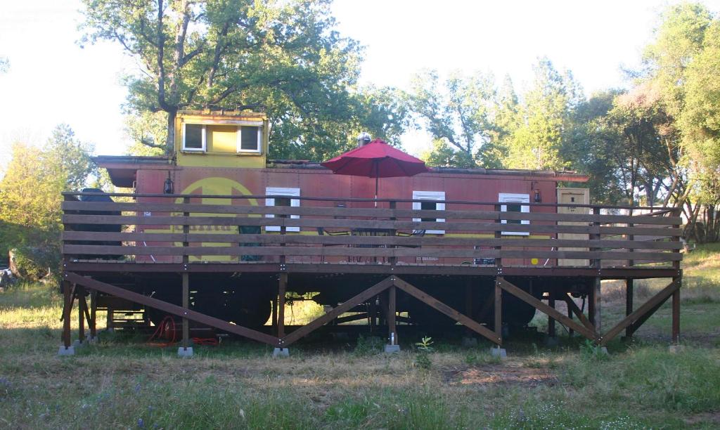 Little Red Caboose photo 3