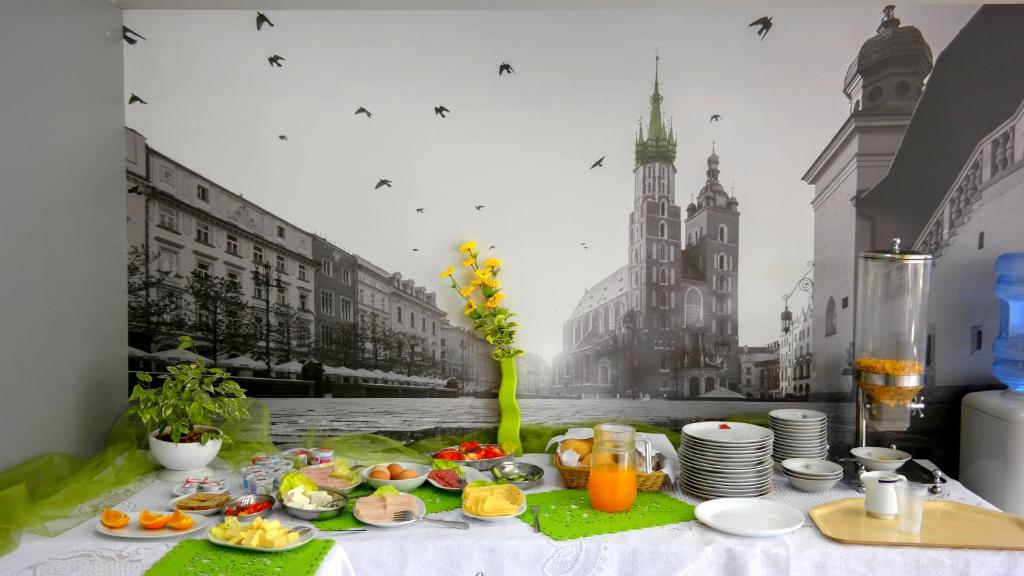 Hotel Krakowiak - Tap to explore photos