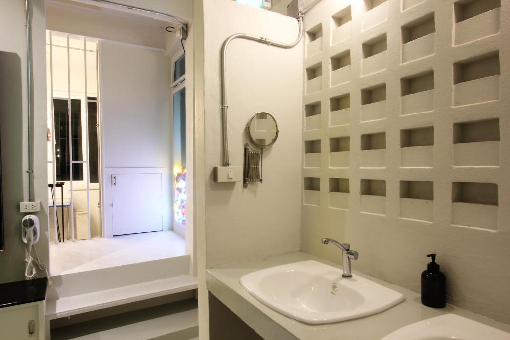 Номер (Кровать в общем 6-местном номере для женщин), Diff Hostel