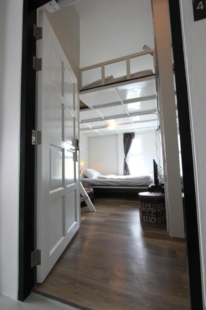 Трехместный (Трехместный номер с собственной ванной комнатой), Diff Hostel