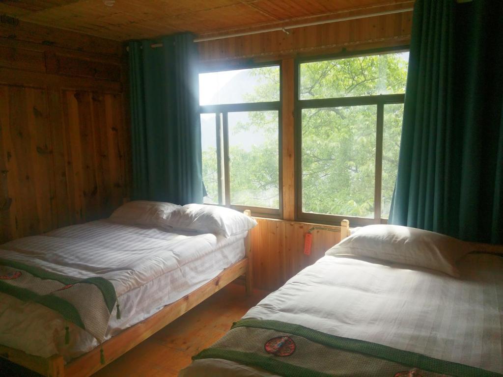 Семейный (Семейный номер с общей ванной комнатой), Walnut Garden Youth Hostel