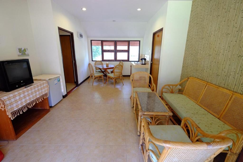 Suan Bankrut Beach Resort photo 4