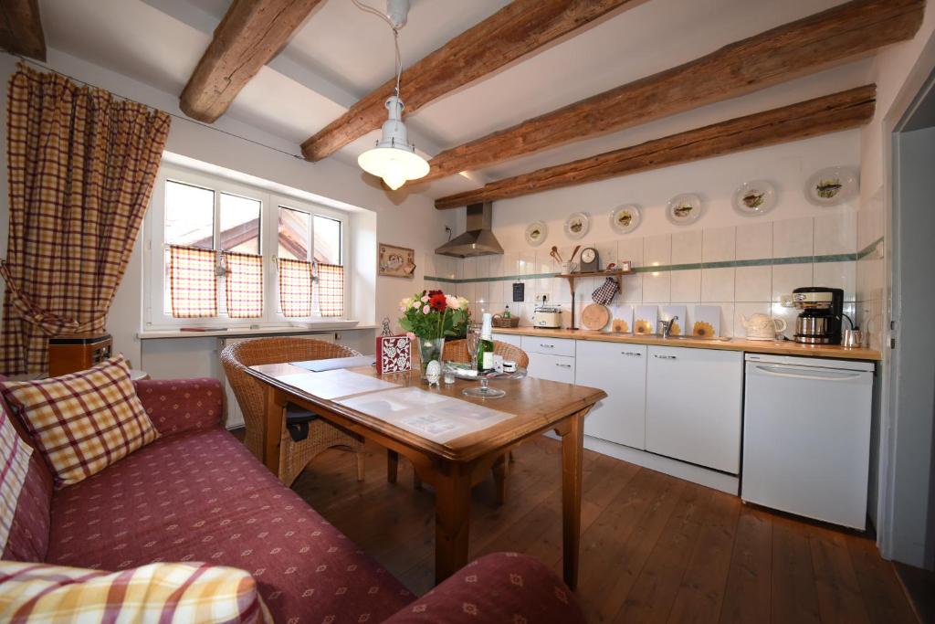 GoldGemäuer Appartements, Urlaub in der historischen Ochsenfurter Kunstschmiede photo 3
