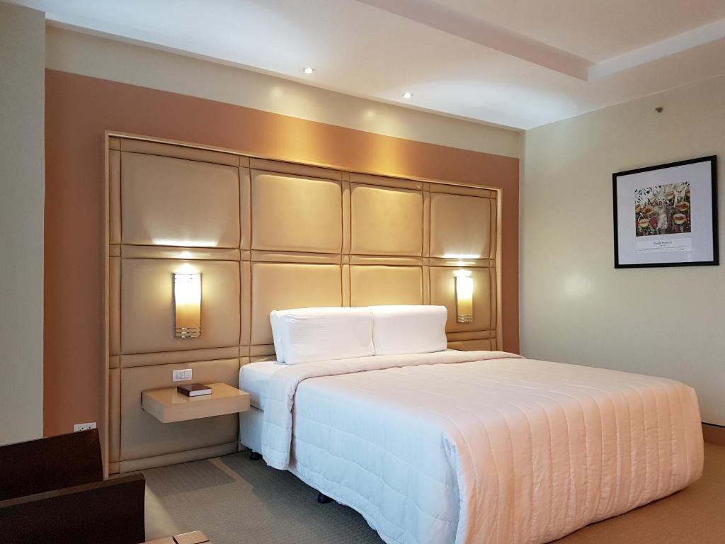 Сьюит (Представительский двухместный номер «Плюс» с 1 кроватью), Cebu Parklane International Hotel