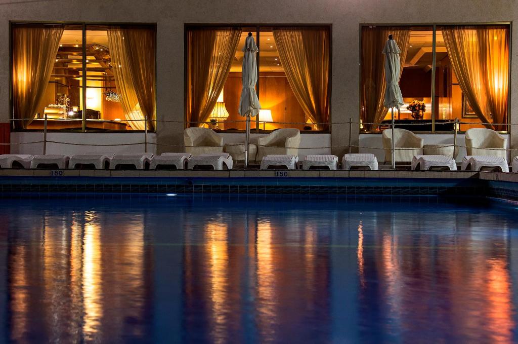 The Seasons Hotel -Studio & Suite photo 2