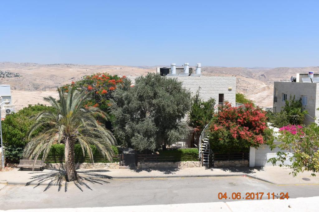 Nof Canaan photo 3