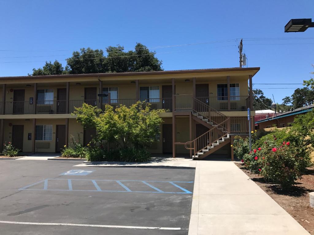 Budget Inn photo 1